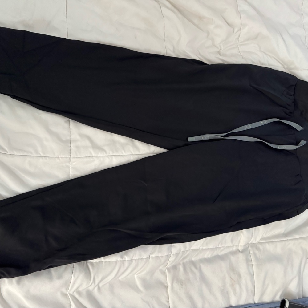 Women’s Black Figs Valle FormX Scrub Pants